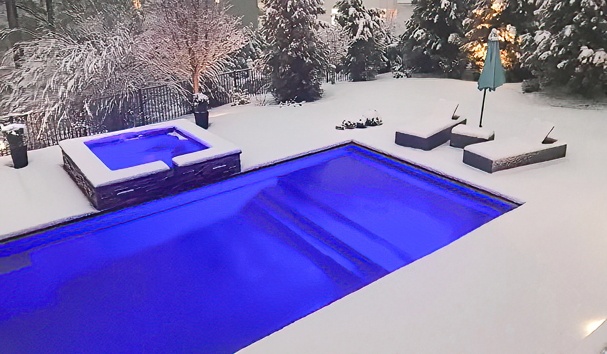 You are currently viewing How Cold Weather Affects Fiberglass Swimming Pools