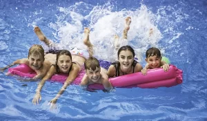 Read more about the article How to Throw an Epic Back-to-School Party at the Pool